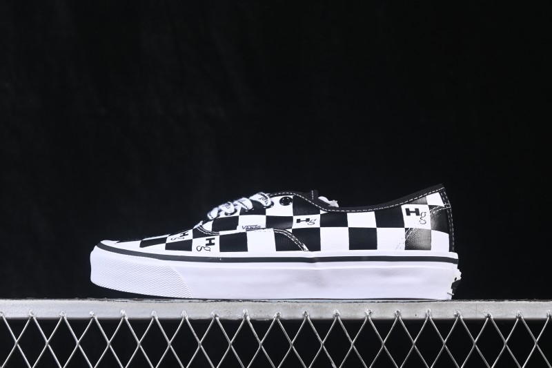 Vans Authentic 44 Low-Top Vulcanized Skate Shoes - VN000EEUDOL