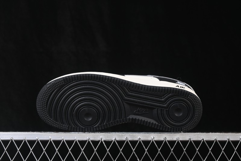 Nike Air Force 1 '07 Low Casual Sneakers with Full-Length Air Cushion - DQ9688-105