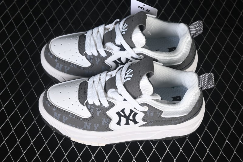 MLB Chunky Curve Liner Monogram New York Yankees Thick Sole Casual Running Shoes - 3ASXL206N50BKS
