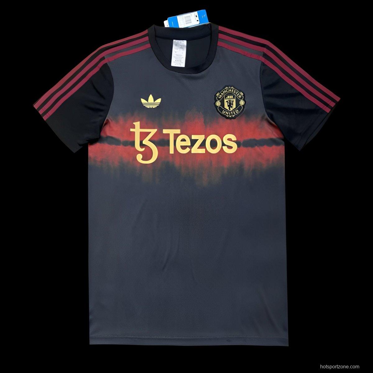 24/25 Manchester United Black/Red Pre-Match Jersey