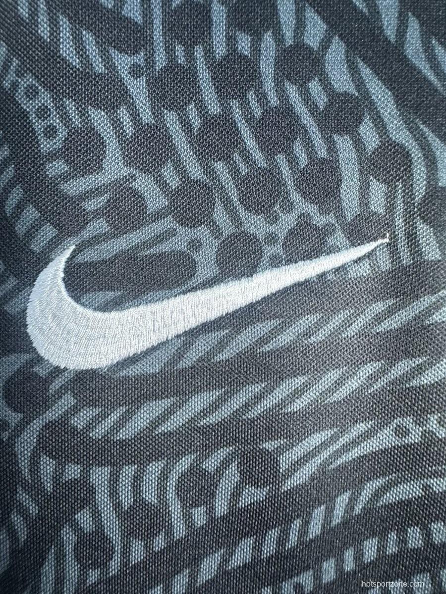 Retro 20/21 Liverpool Black Goalkeeper Jersey